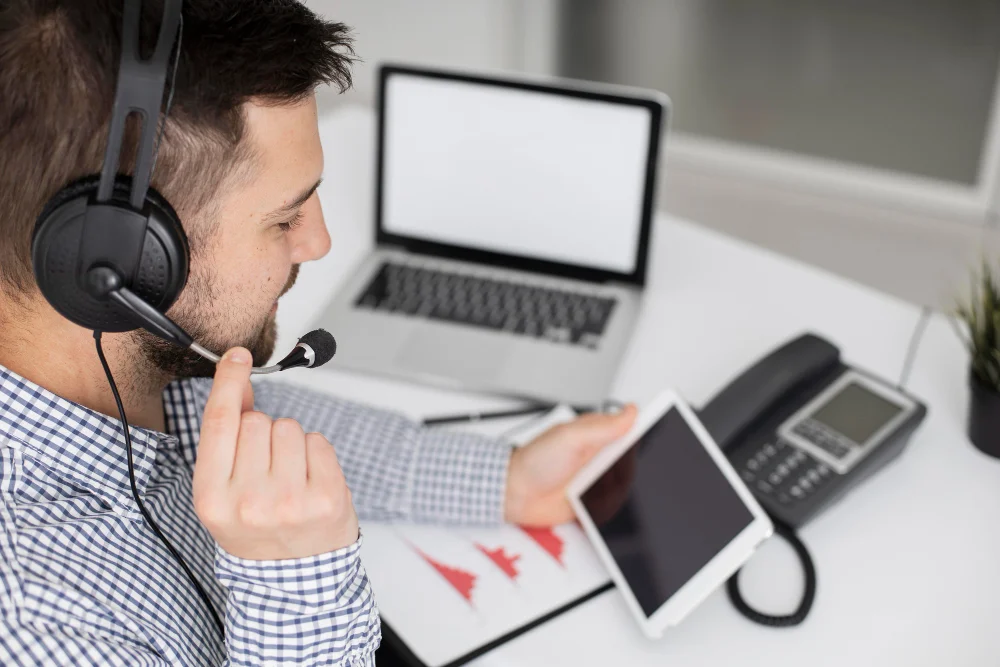 Helpdesk-and-User-Support-EstCloud.webp