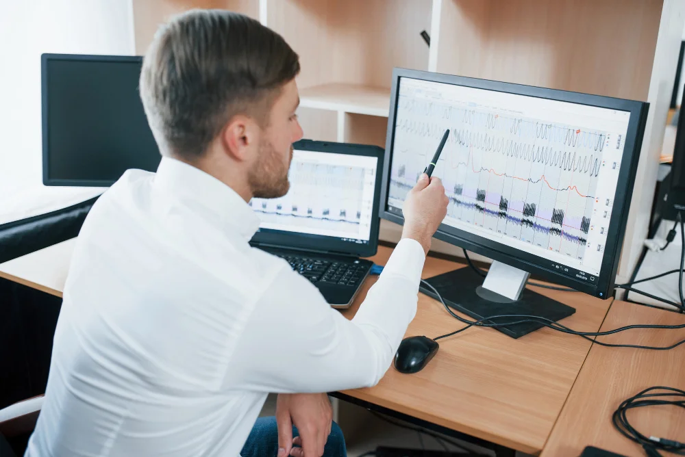 Proactive-Monitoring-and-Maintenance-EstCloud.webp